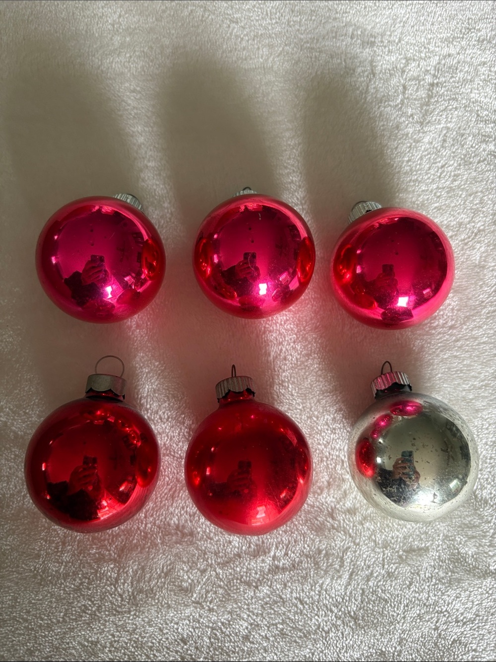 12 Vintage Shiny Brite 2” Christmas Glass Ornaments Red Pink Silver - Picture 11 of 12